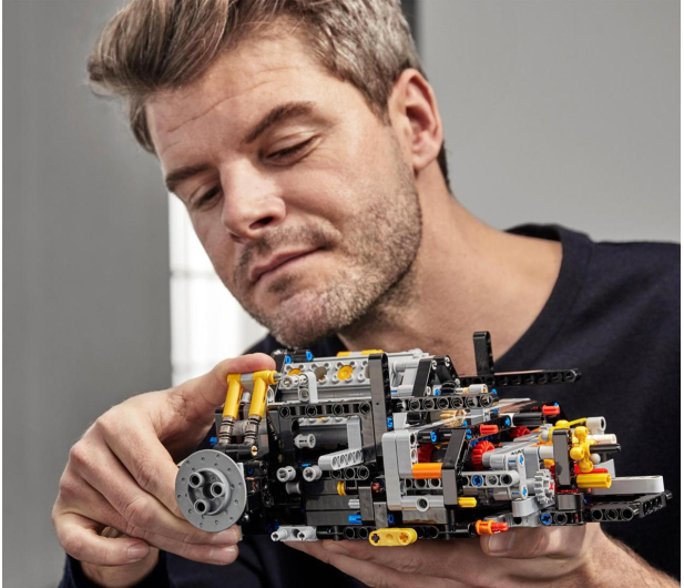 LEGO Technic 42083 Bugatti Chiron - 436955 - zdjęcie 6